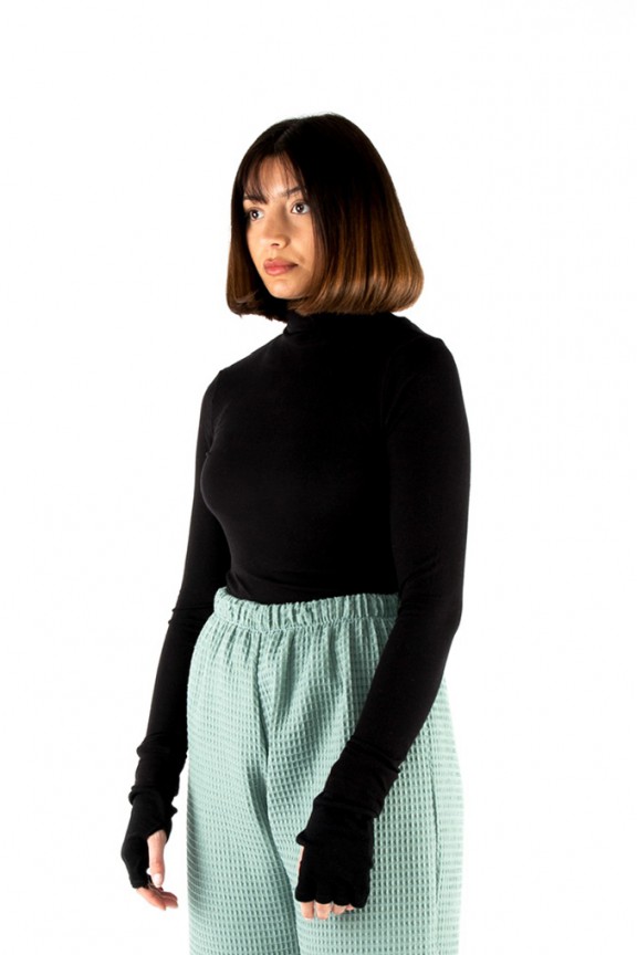 CEM VAN KAY | fitted turtleneck longsleeve with thumb holes